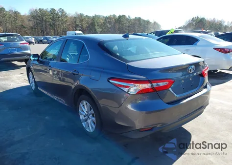 2019 Toyota Camry Le z USA, uszkodzony, nr VIN 4T1B11HK3KU284345